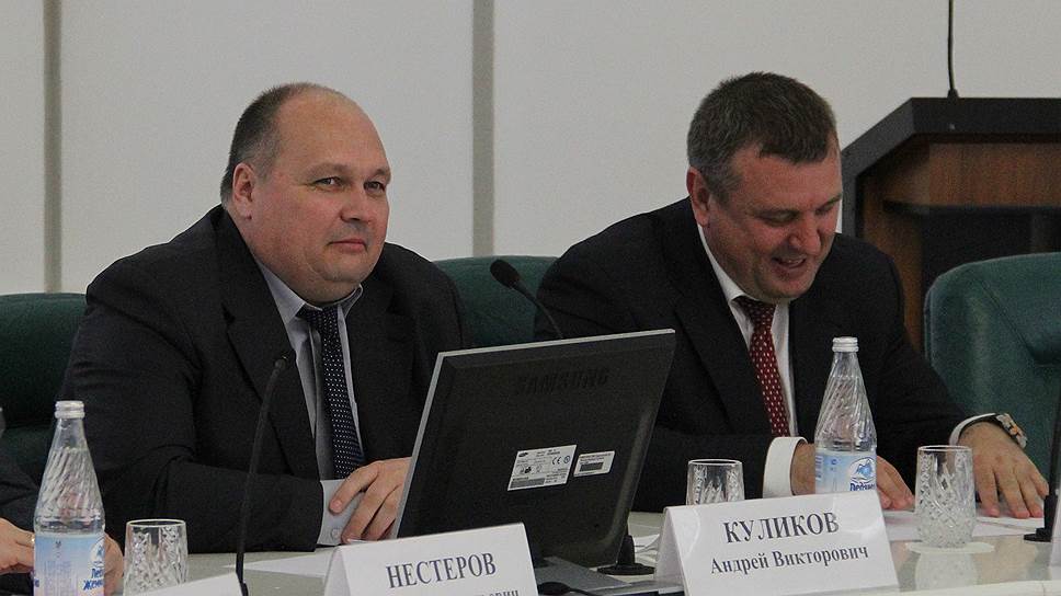 В администрации Андрея Куликова (слева) шесть лет не могут заключить договор аренды на земельный участок